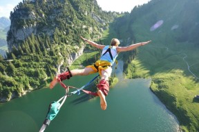 爱游戏手机版-《FIFA》官方公布新赛季比赛规则，期待新颖玩法，fifa 赛季